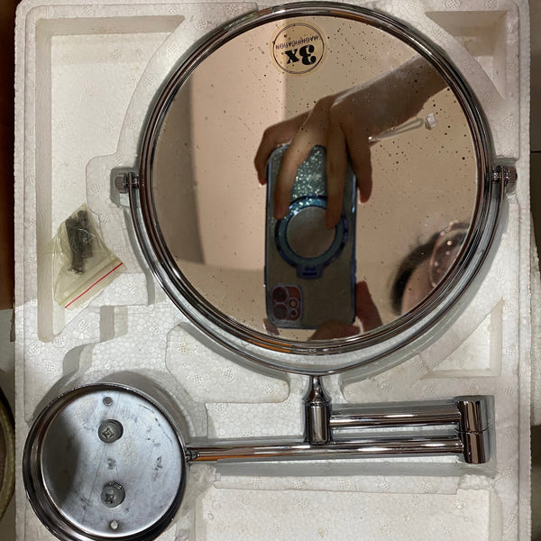Reversible Magnifying Mirror