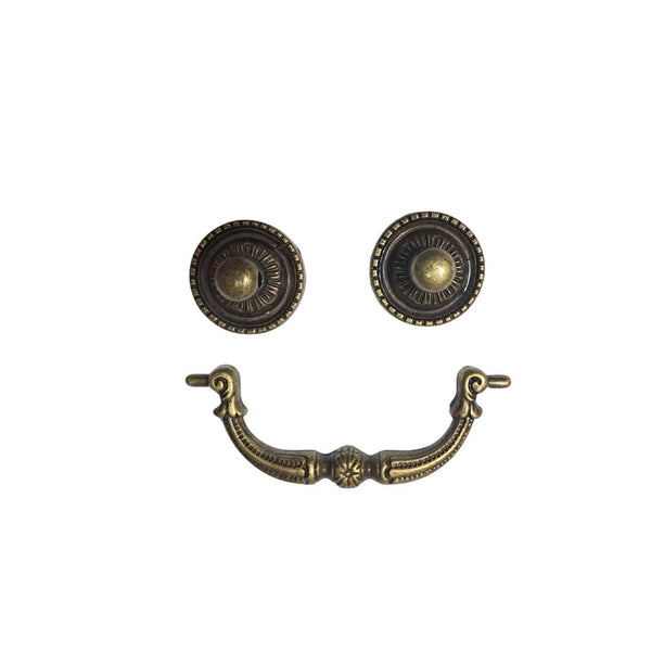 915 Classic Antique Brass Pull
