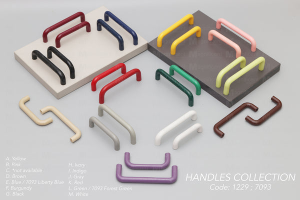 1229 Plain Black Plastic Pull Handle