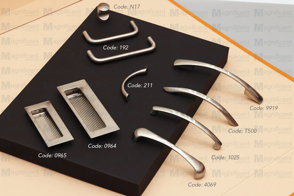 1025 Plain Stainless Pull Handle
