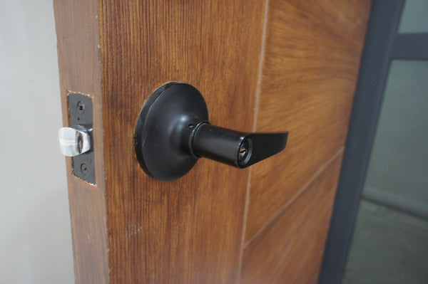 Corona Black Entrance Keyed Lever Lock