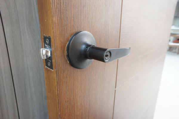 Corona Black Entrance Keyed Lever Lock
