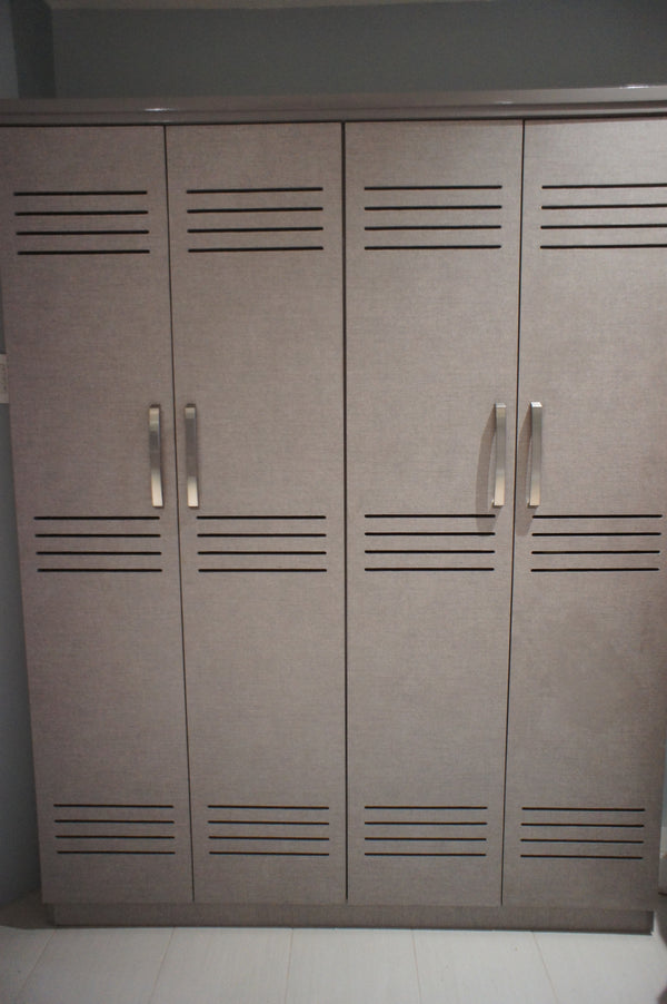 4703 Plain Stainless Pull Handle