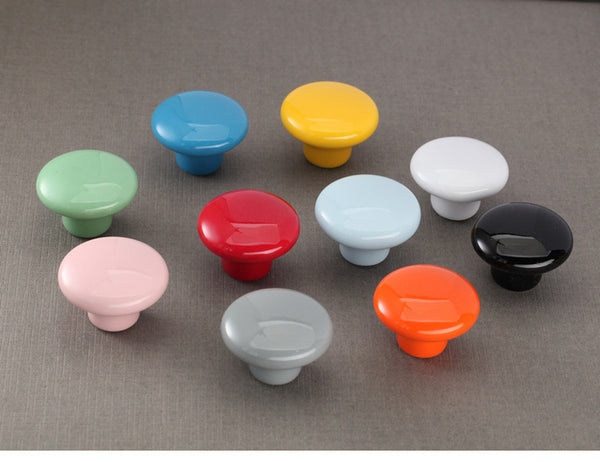 1230 Plain Red Plastic Knob