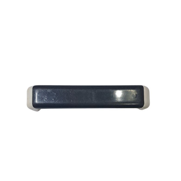 3056 Plastic Black / White Pull Handle