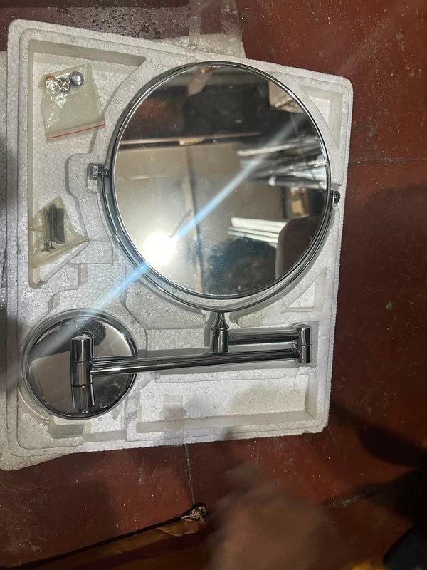 Reversible Magnifying Mirror