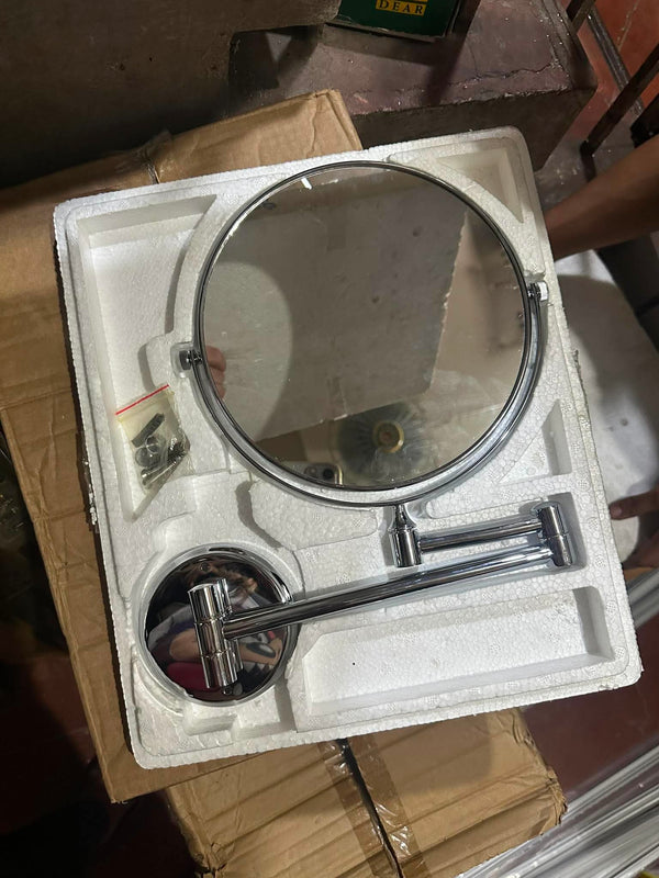 Reversible Magnifying Mirror